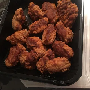 food, bbq wings, fried chicken wings, chicken wings and fried chicken, poultry, chicken wings, chicken, bbq chicken, fried chicken