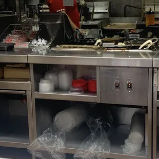 Dirty counter tops. Very disgusting.