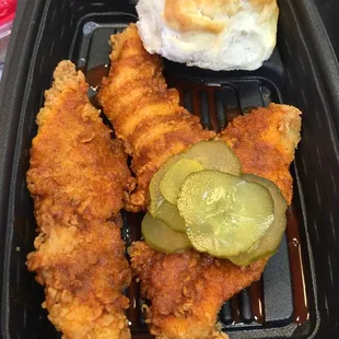 food, chicken wings and fried chicken