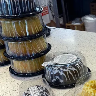 food, dessert, cupcakes