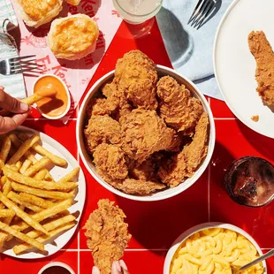 chicken wings and fried chicken, bbq wings, fried chicken, poultry, bbq chicken, chicken wings, food, fried chicken wings, chicken