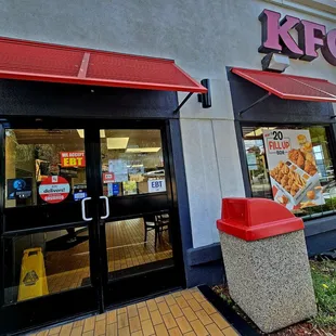 Front door to KFC, calm traffic.