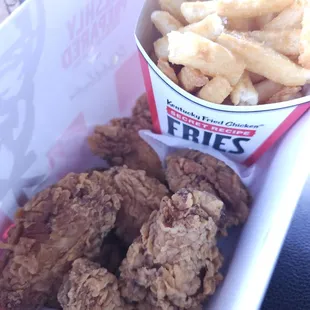 Hot &amp; spicy wings combo with a drink.