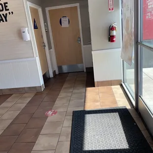 the inside of a fast food restaurant