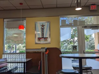 Carl's Jr