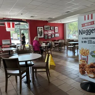 the inside of a fast food restaurant