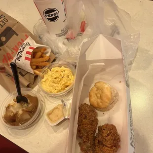 chicken wings and fried chicken, chicken, food, chicken wings, fried chicken wings, bbq chicken, poultry, bbq wings, fried chicken