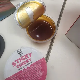 only 1 sauce out of the 2 i ordered