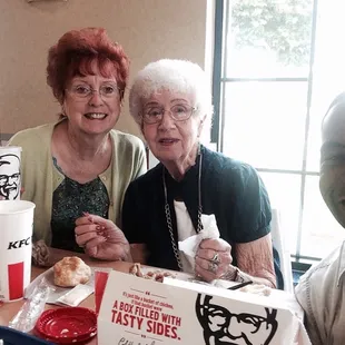 Miss Red &amp; Miss Q-tip