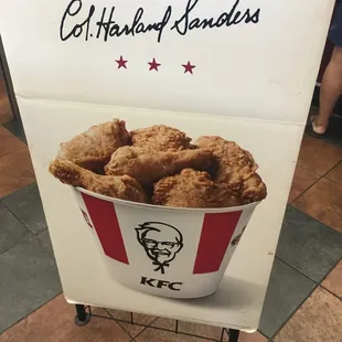 food, chicken wings and fried chicken