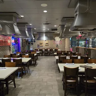sushi and sashimi, interior