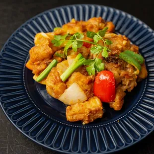 comes with Jasmine rice, extra $2 for brown rice
Recommend! Stir fried crispy squid with salted egg yolk, bell peppers, onion, scallion.