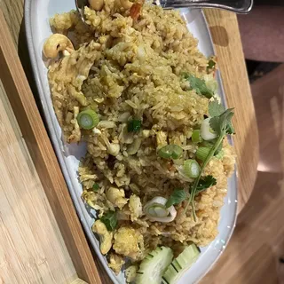 2. Pineapple Fried Rice