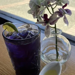 Butterfly Pea Flower Juice with Honey and Lime