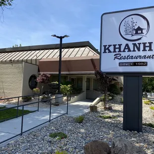 The new Khanh&apos;s location on Hamilton is very nice!