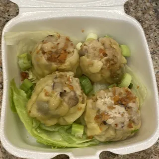 Steamed Dumplings (Kanom jeeb)