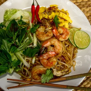 Shrimp Khao Hom Pad Thai