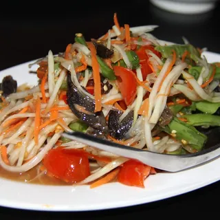21. Som Tum Pu Pla la Salad