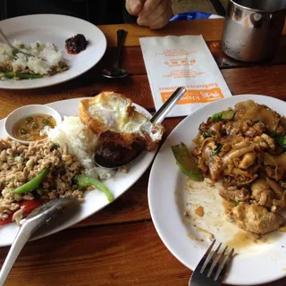 61. Pad See Eew with Chicken