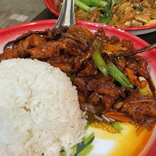 4. Pad Prik Pow Crispy Chicken with Rice