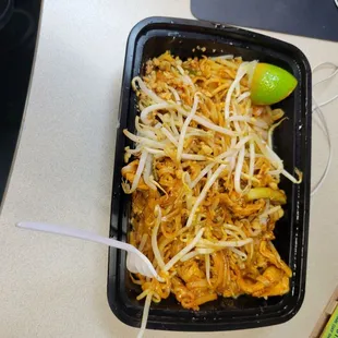 Chicken pad thai