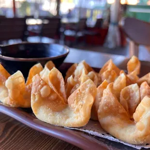 Cream Cheese Wontons (8)