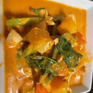 C7. Pineapple Curry