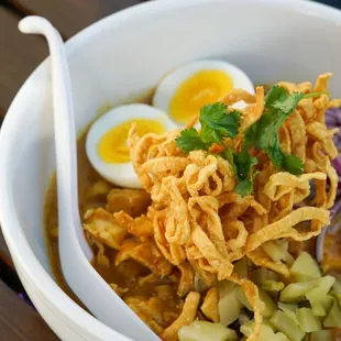 Khao soi IG: Lunchwithlaur