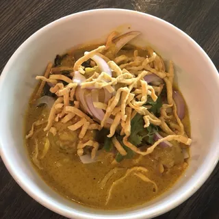 Khao Soy Noodles Soup