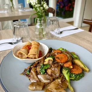 Pad See Ew Lunch Box (Vegetarian) with Spring Roll (V) great bang for your buck and yummy fresh veggies