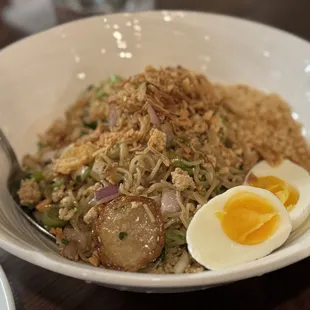 Khaosan Thai Dry Noodles with Ground Chicken