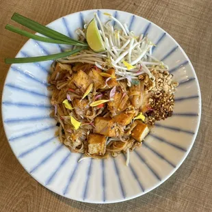 food, chicken wings and fried chicken