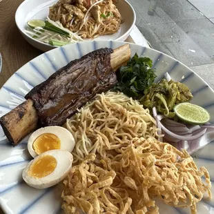 ramen and noodles, food