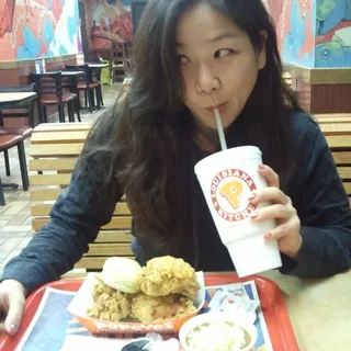 Yujin M.