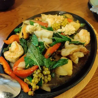Seafood Pad-Cha