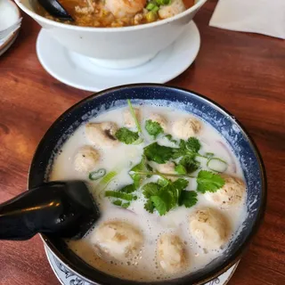 Tom Kha