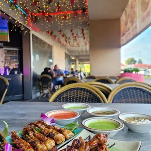 Reminds me of eating outdoors in Vietnam.   Precious memories