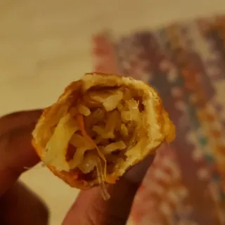 102. Por Pia Tod / Egg Rolls