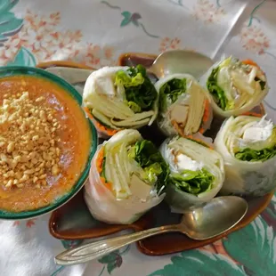 The salad rolls have tofu and apple. Wonderful combination