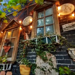 Casual elegance in a glorious patio setting