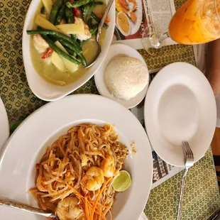 a plate of noodles and vegetables