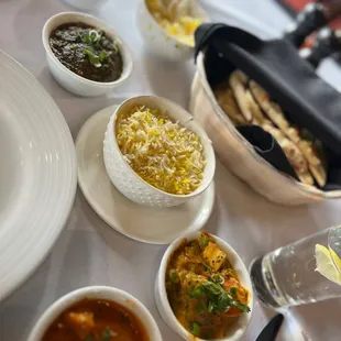 Different portion size for the second visit to lunch in the smaller bowls.