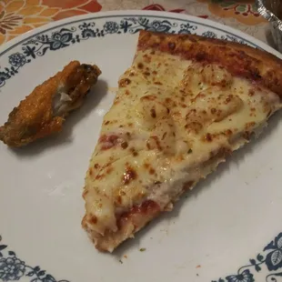Hawaiin Pizza, Wings.