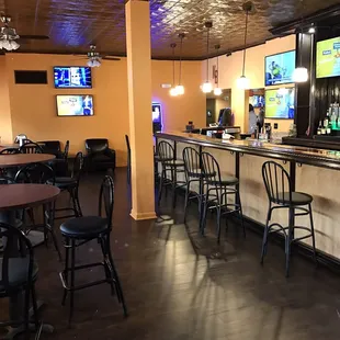 A FAMILY FRIENDLY RESTAURANT DURING THE DAY AND A 25 AND UP BAR/RESTAURANT AT NIGHT.