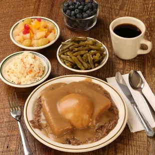 Hot Roast Beef Sandwich with Mashed Potatoes and Gravy