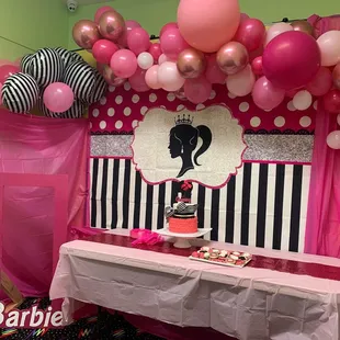 We had so much fun celebrating this Barbie birthday! Remember that our parties are private for you and your guests