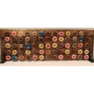 You can rent our donut wall for your party !
