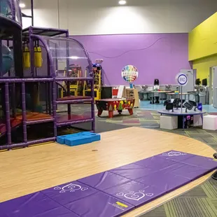 Club 305 is an area specifically created for children ages 30 months to 5 years.