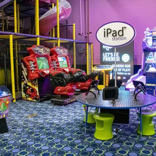 Kids Quest created a unique, multi-station iPad table to engage children of all ages in tablet play.