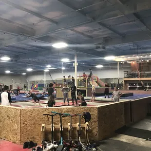 Gym/tramp area